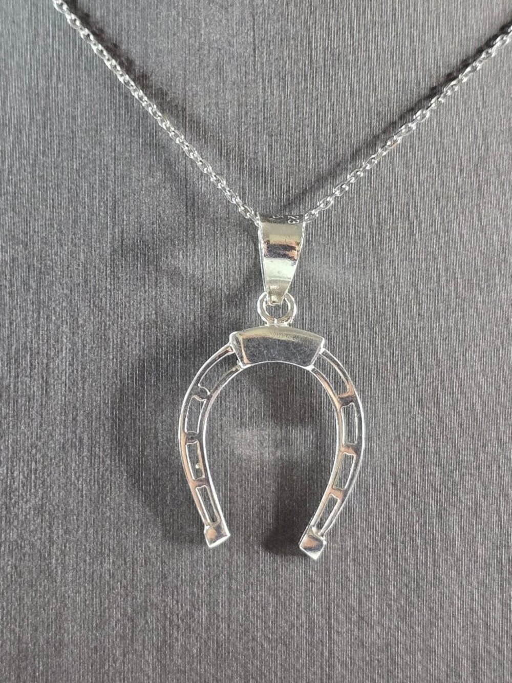 Women Vintage Estate Sterling Silver Lucky Horseshoe Pendant Necklace 4.4g E7996